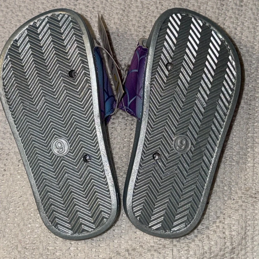 Swiggles Toddler Girls Mermaid Scale Slide Sandals Silver Purple Size 9 NWT